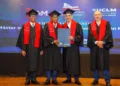 Presidente Abinader encabeza graduación de la octava promoción de la Maestría en Derecho Administrativo y Gestión Municipal, dedicada a su padre, José Rafael Abinader Wasaf