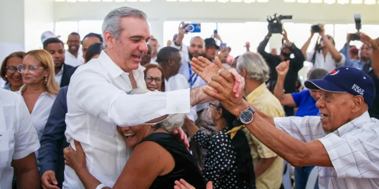 Presidente Abinader encabezará el lanzamiento del programa “El Presidente en el Barrio”, inaugurará obras, entregará títulos de propiedad, apartamentos, y encabezará jornadas sociales este sábado y domingo en el Gran Santo Domingo y Santiago