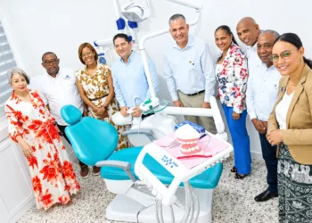 INABIE inaugura dos módulos odontológicos en Monte Plata y Baní, en beneficio de más de 3,200 estudiantes