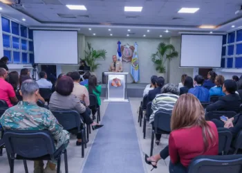 Maestrantes en Derecho Migratorio y Consular UASD visitan sede DGM
