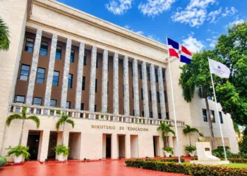 Ministerio de Educación da seguimiento a incidente en escuela de Barahona y coordina intervención de la Policía Escolar