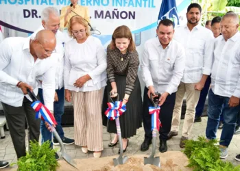 Raquel Peña encabeza primer palazo para remozamiento del Hospital Materno Infantil Jacinto Mañón con inversión superior a RD$489 millones